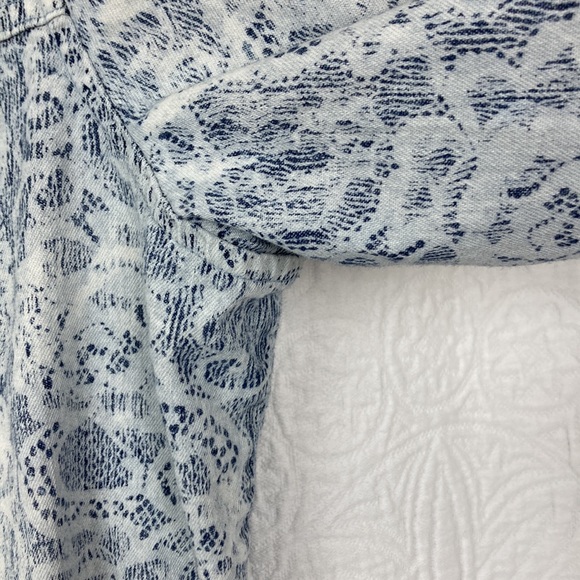 IJeans by Buffalo Women’s Chambray Lace Print Pearl Snap Western Shirt sz Large - Picture 10 of 13